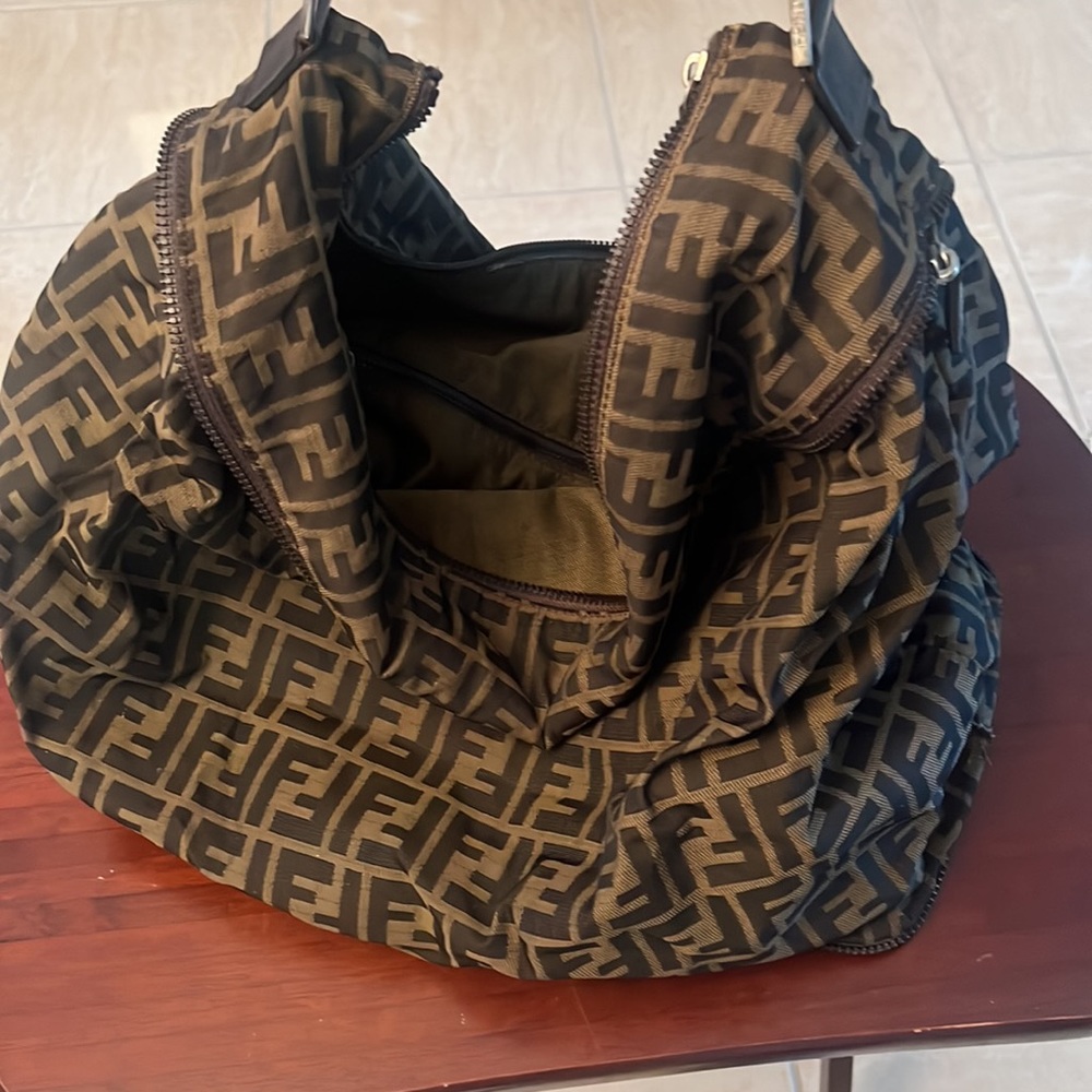 FENDI 💃🏽Travel Bag 🎈🎈🎈CONVERTIBLE ‼️